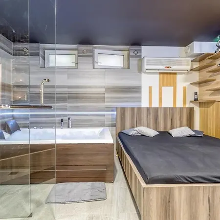 Private Wellness Apartment